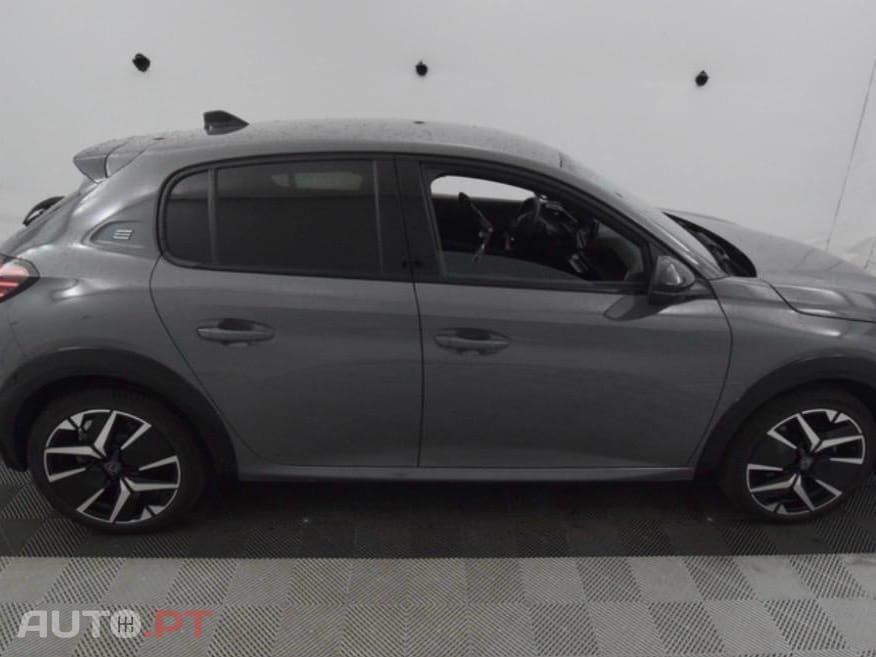 Peugeot E-208 50 kWh GT