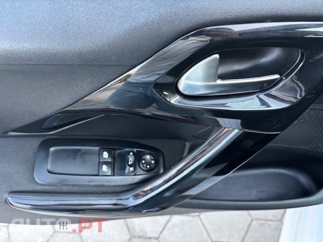 Peugeot 208 1.6 BlueHDi Style