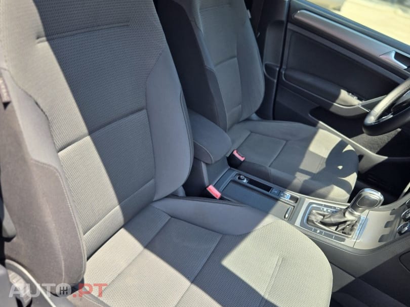 Volkswagen Golf Variant 1.6 TDi Highline DSG