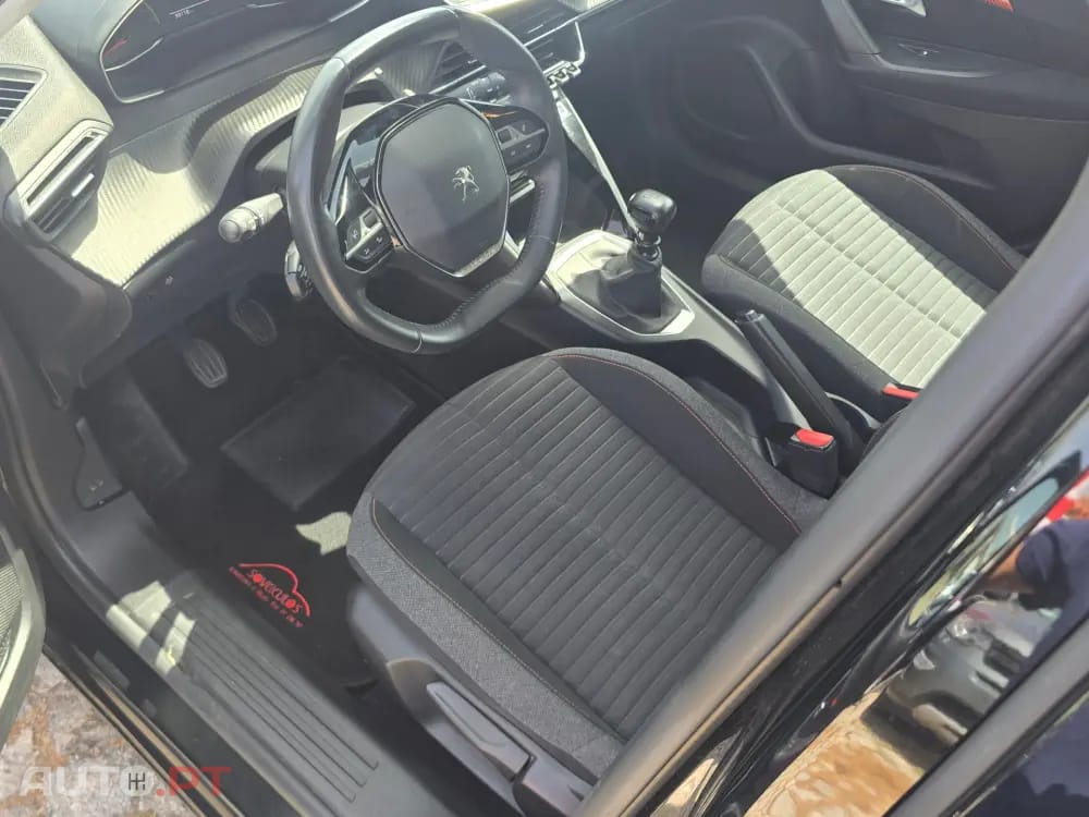 Peugeot 2008 Benzin 100 Allure