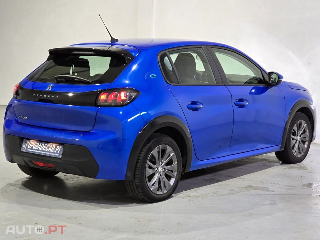 Peugeot E-208 50 kWh Style