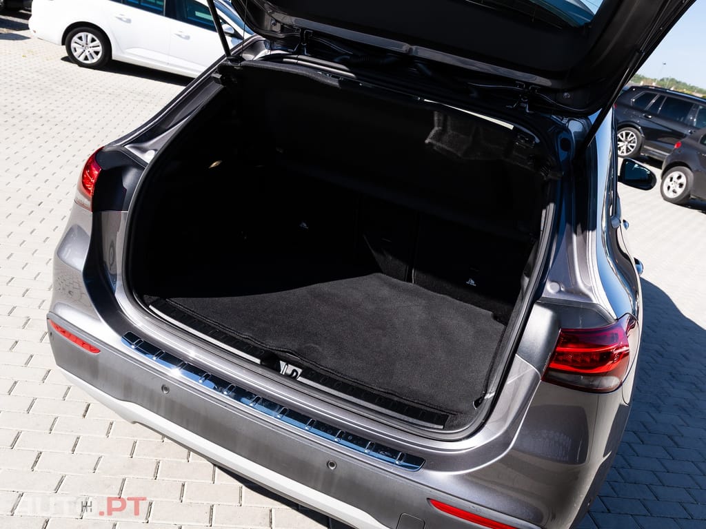 Mercedes-Benz GLA 180 d — fotografia 10