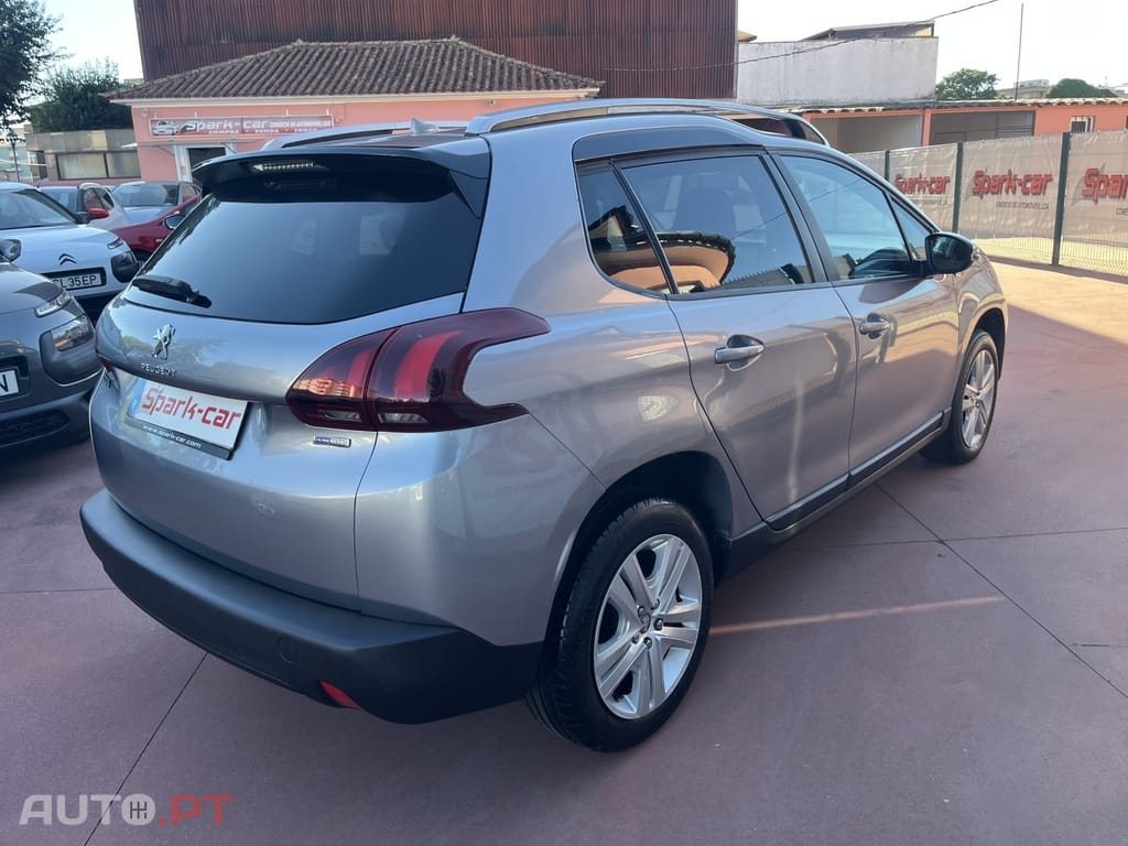 Peugeot 2008 1.2 PureTech Style