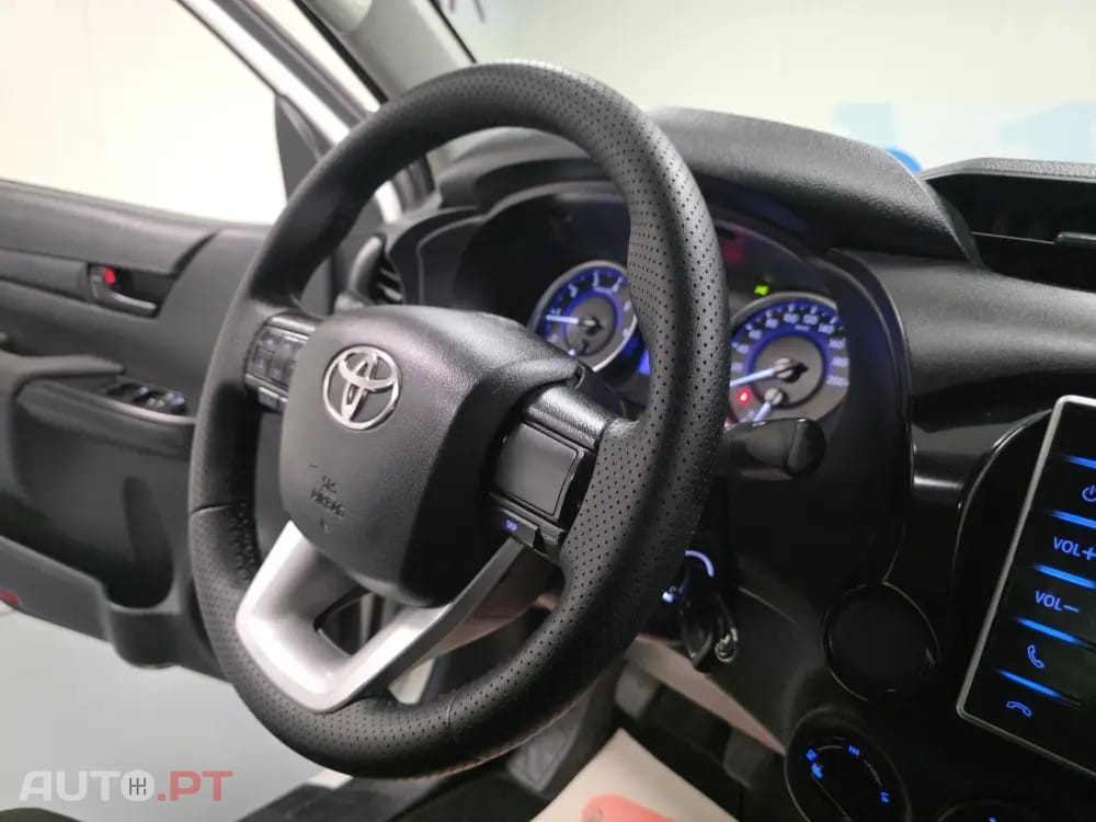 Toyota Hilux 2.4 D-4D 4WD CD CH