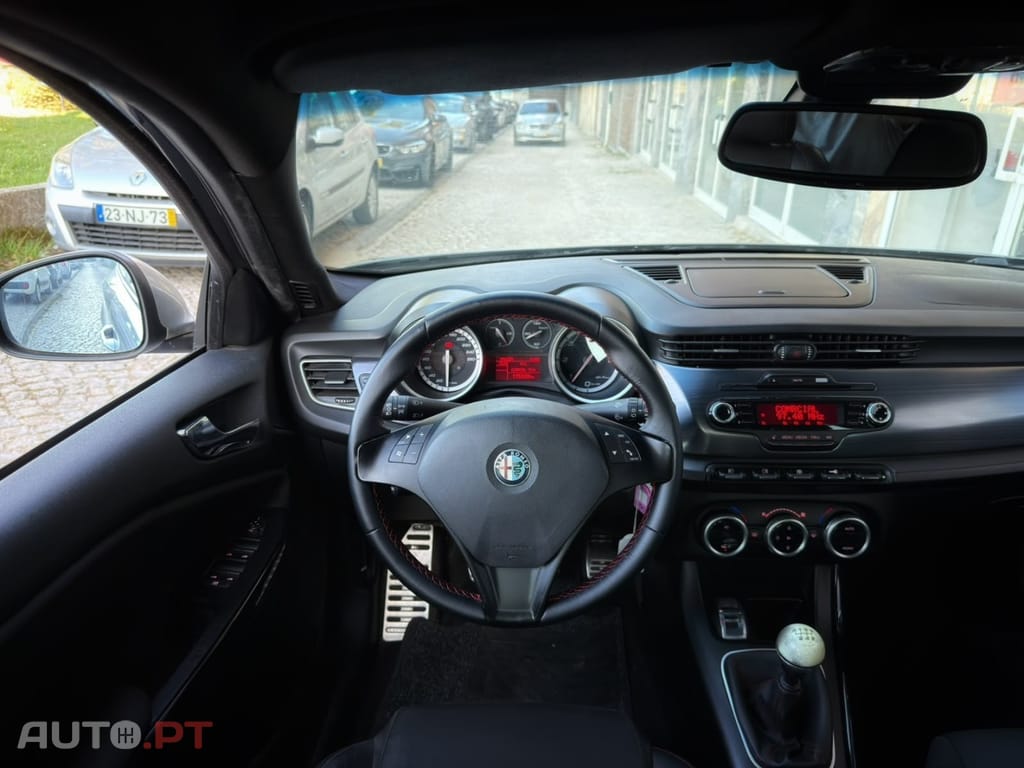 Alfa Romeo Giulietta 1.6 JTDm Distinctive 57X