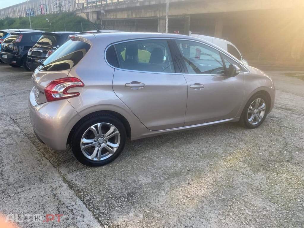 Peugeot 208 1.2 VTi Allure