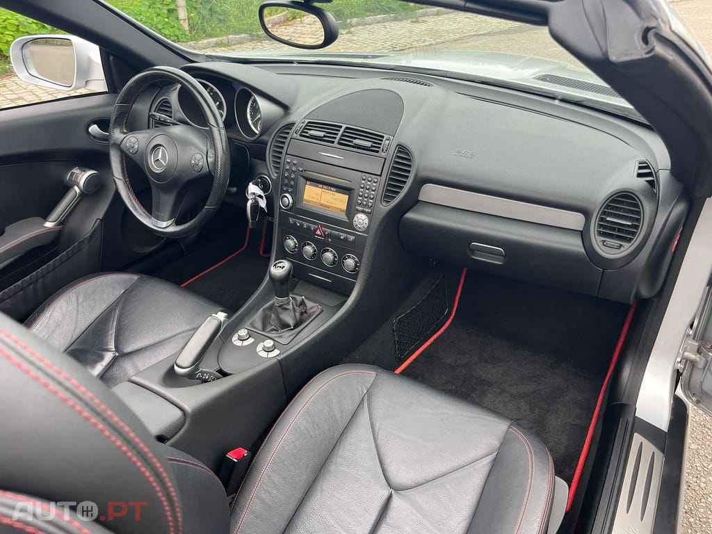 Mercedes-Benz SLK 200 Outro