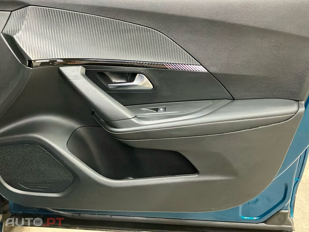 Peugeot E-2008 54 kWh Allure
