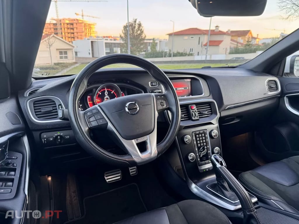 Volvo V40 2.0 D2 R-Design Geartronic