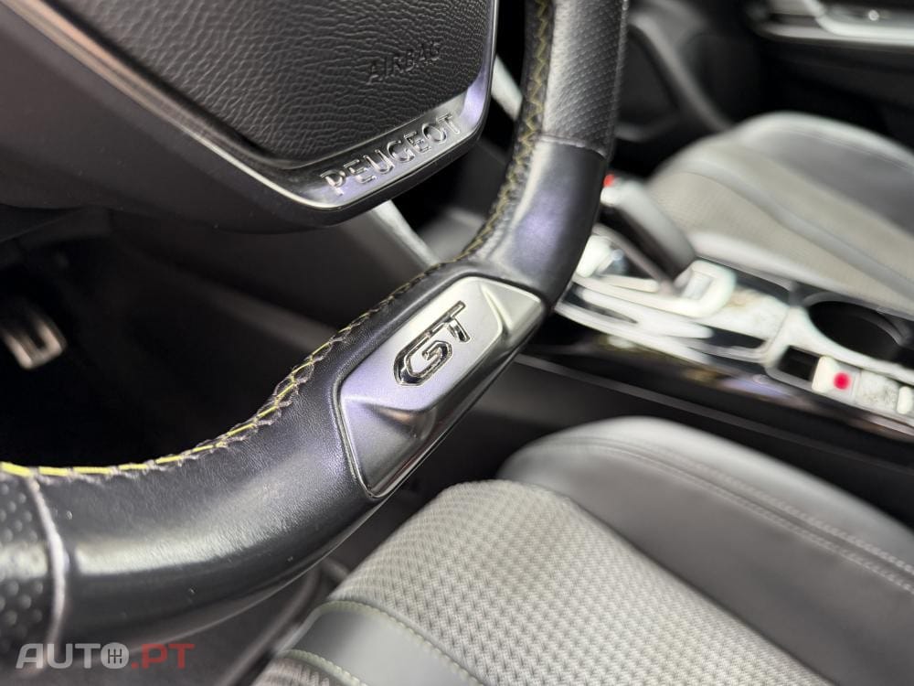 Peugeot E-2008 50 kWh GT
