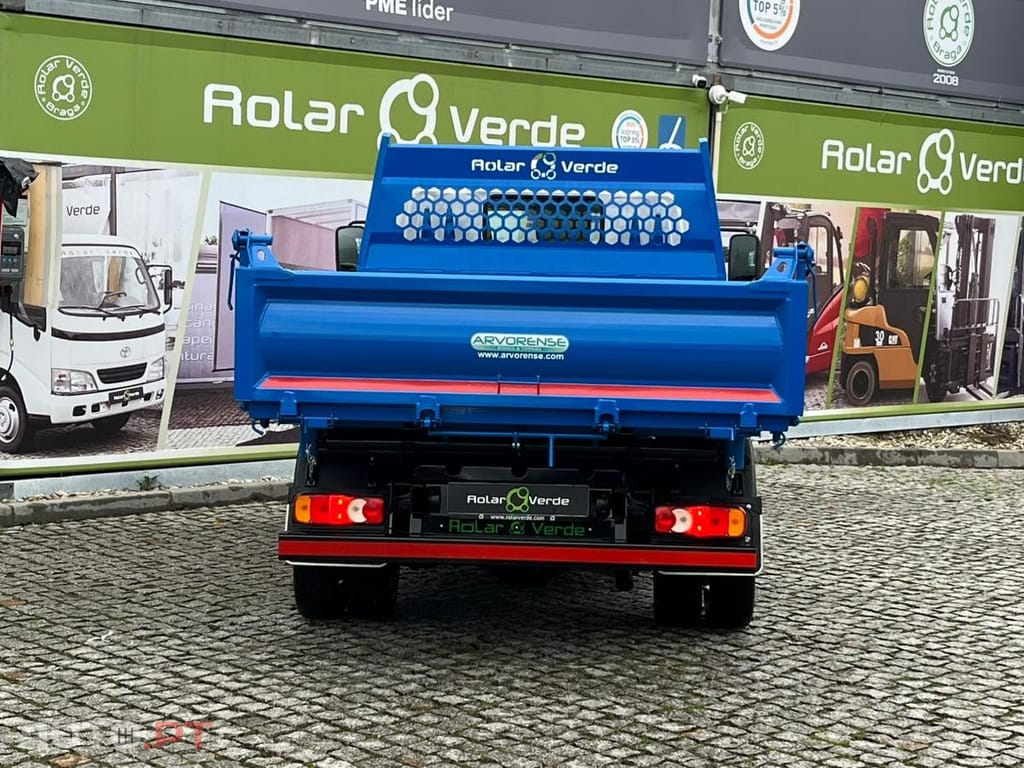 Toyota Dyna 3.0  BASCULA TRILATERAL