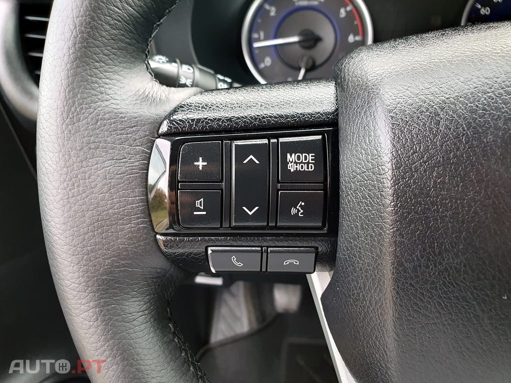Toyota Hilux 2.4 D-4D 4WD CD CM