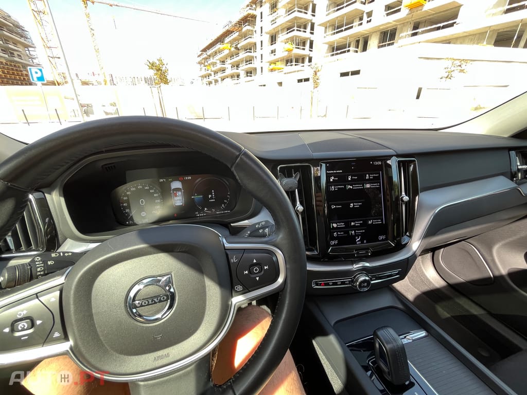 Volvo XC60 T6 PHEV 2.0 R-DESIGN