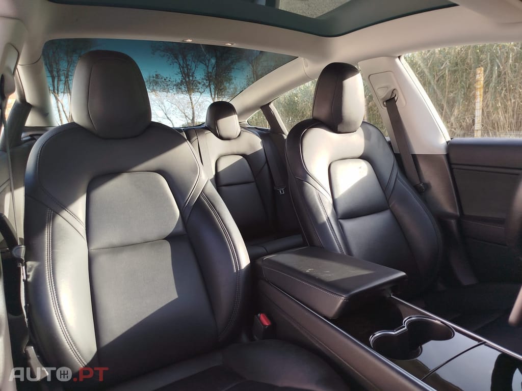 Tesla Model 3 Tração Traseira