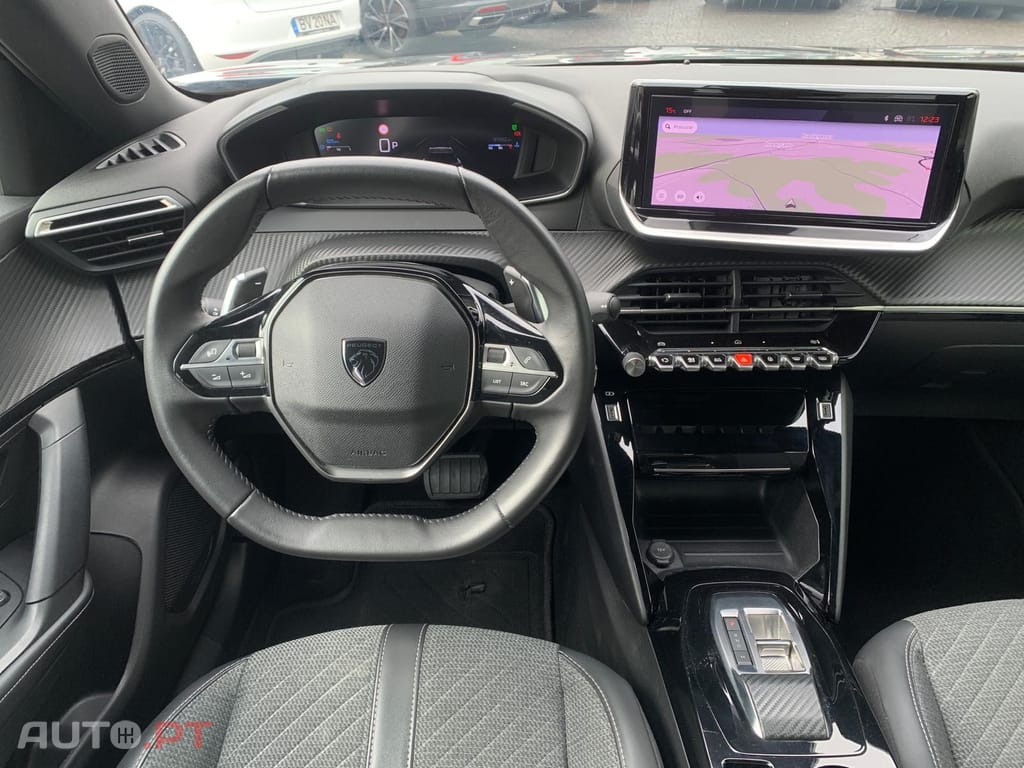 Peugeot 2008 1.5 BlueHDi Allure EAT8
