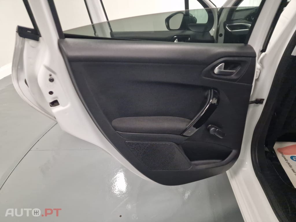 Peugeot 208 1.6 BlueHDi Style