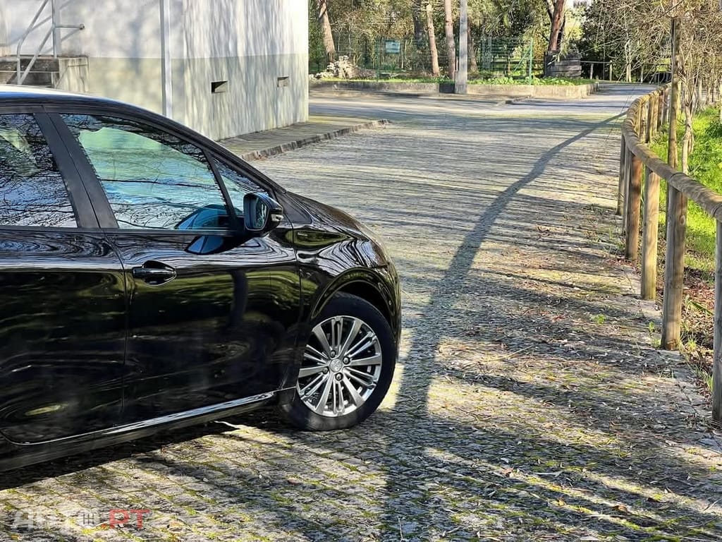 Peugeot 208 1.5 BlueHDi Allure