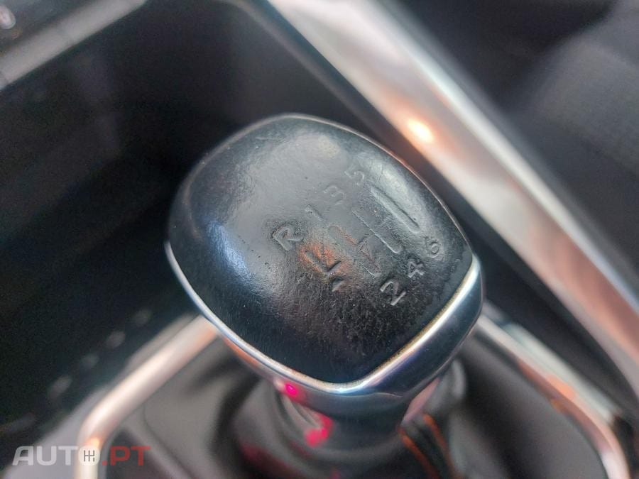 Peugeot 3008 1.5 BlueHDi Active