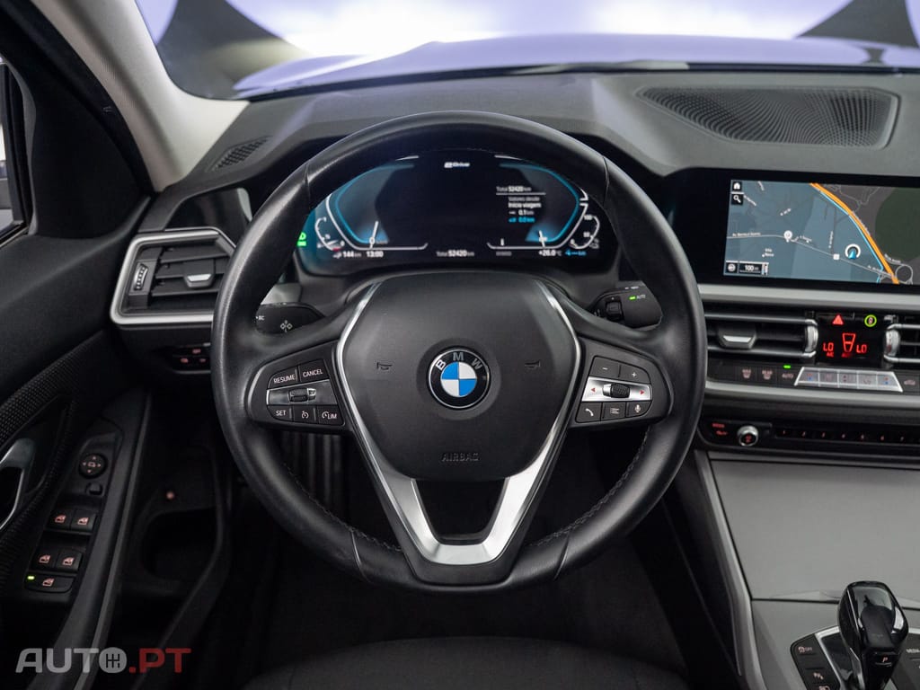 BMW 330 e Auto