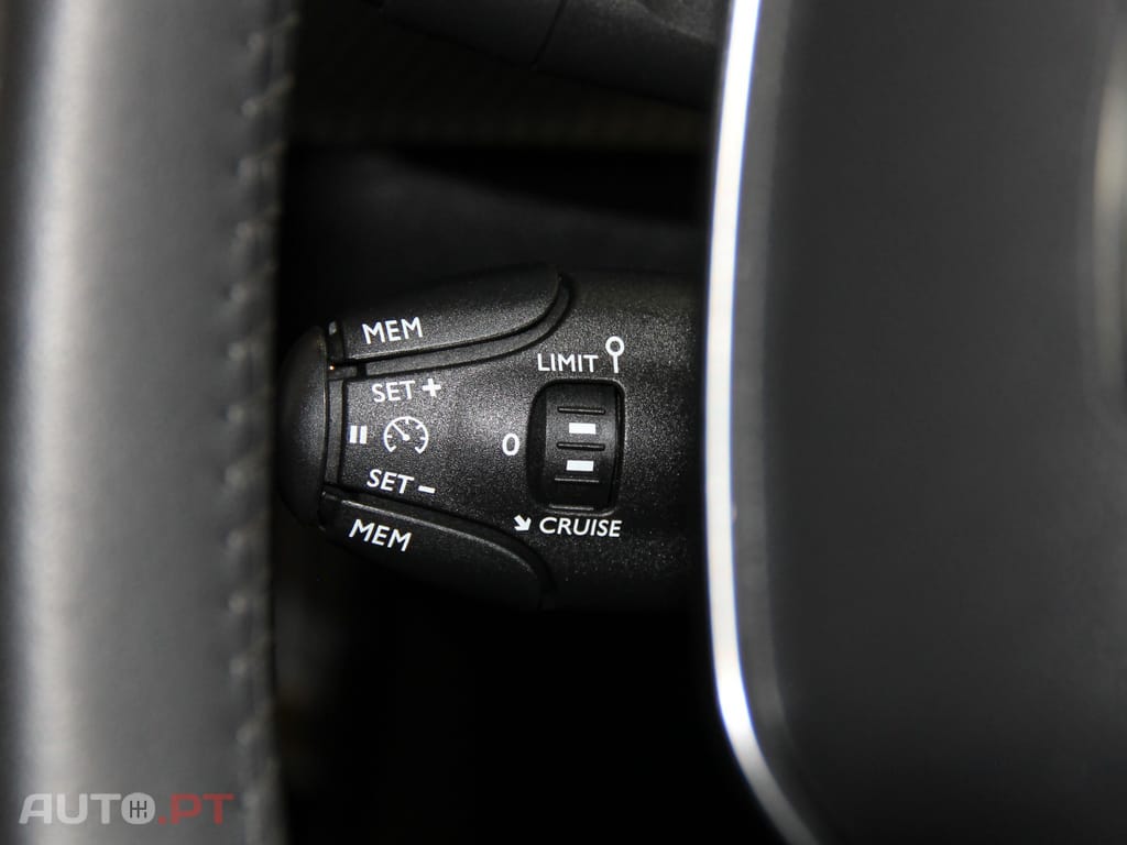 Peugeot 2008 1.2 PureTech Active Pack