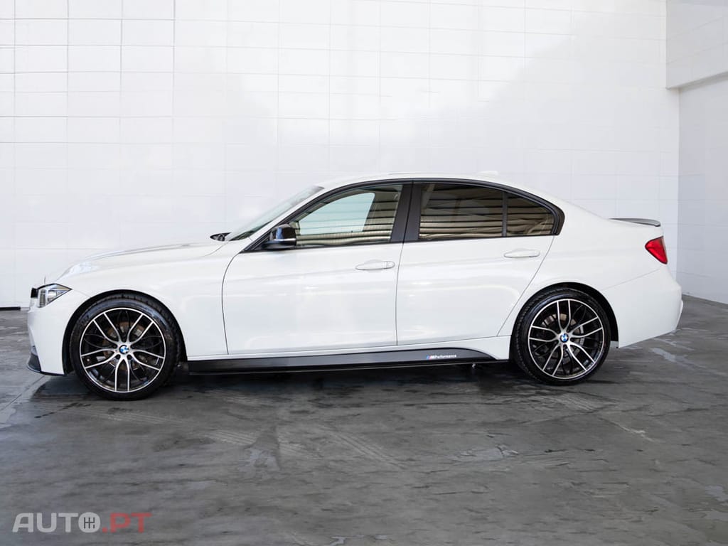 BMW 320 PERFORMANCE PACK M