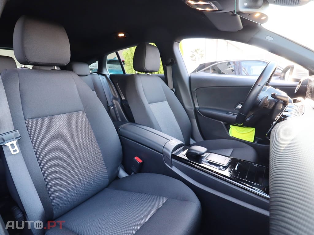 Mercedes-Benz CLA 180 d Shooting Brake Style Plus Aut.