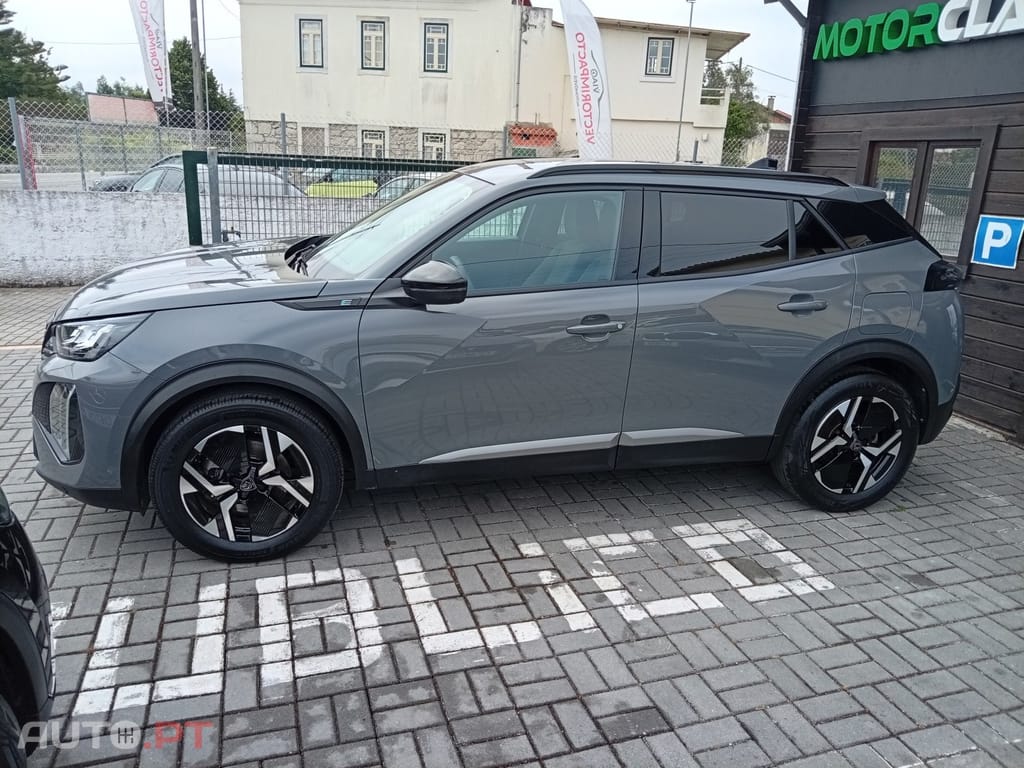 Peugeot e-2008 54 kWh Allure — fotografia 4