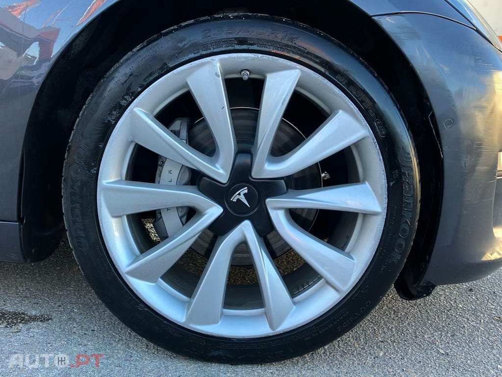Tesla Model 3 Long-Range Dual Motor AWD
