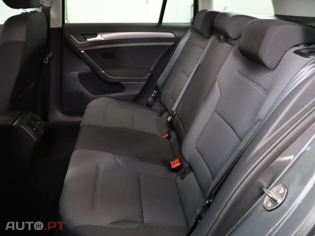 Volkswagen Golf 1.6 TDI  Confortline DSG Variant