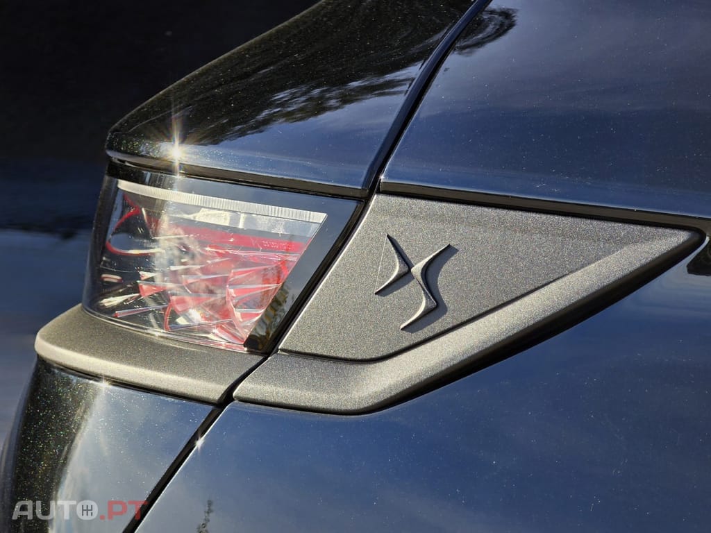 DS DS7 Crossback E-Tense Performance Line+ EAT8
