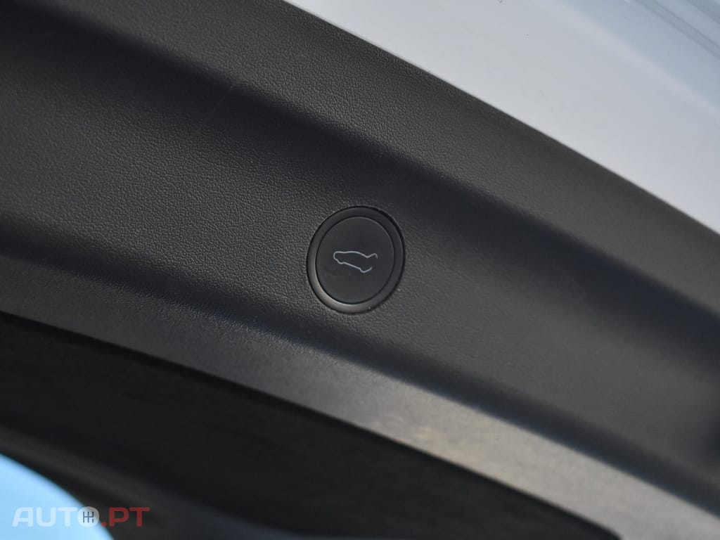 Tesla Model Y Performance Tração Integral