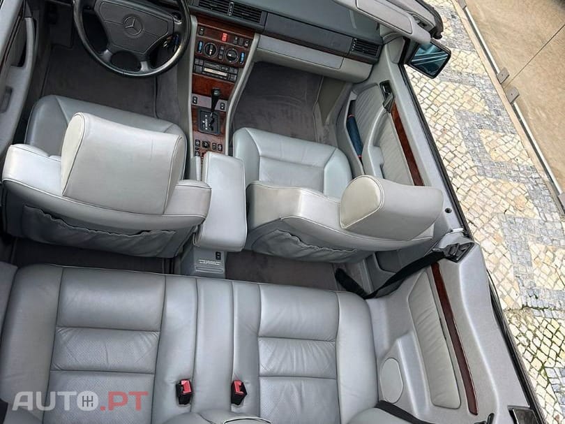 Mercedes-Benz 300 CE-24 Cabriolet
