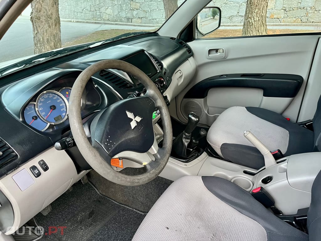Mitsubishi L200 DI-D  4x4