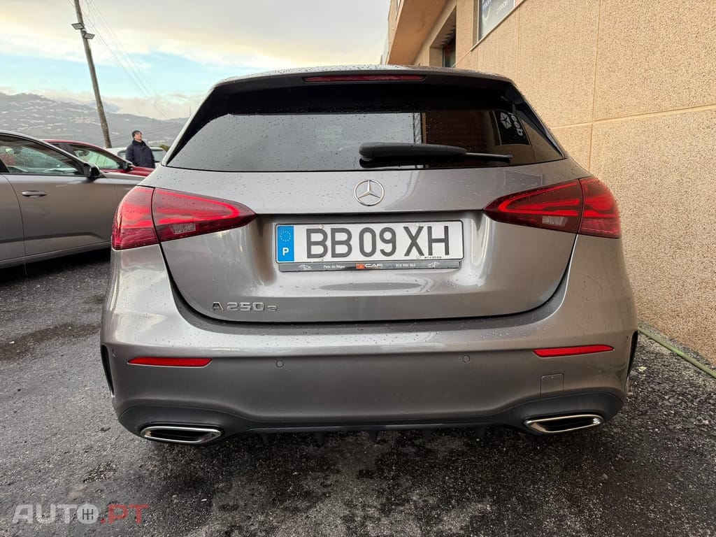 Mercedes-Benz A 250 e AMG Line