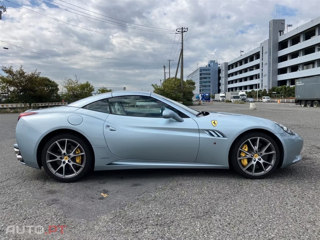 Ferrari California 4.3 V8