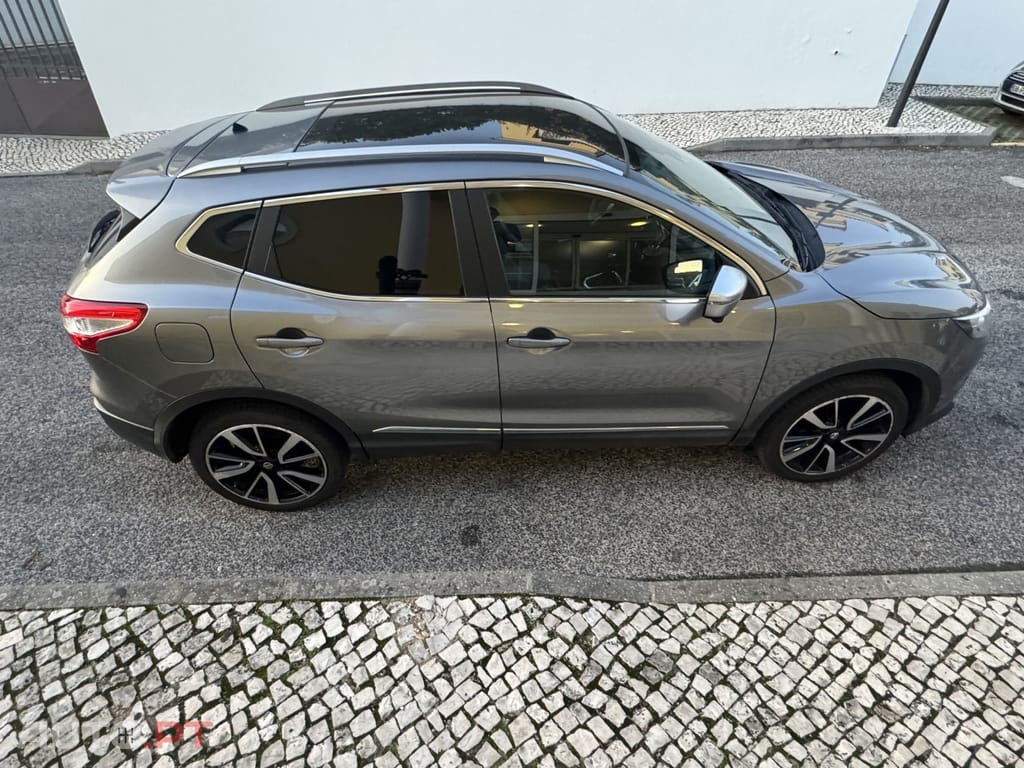 Nissan Qashqai 1.2 DIG-T Tekna Pele
