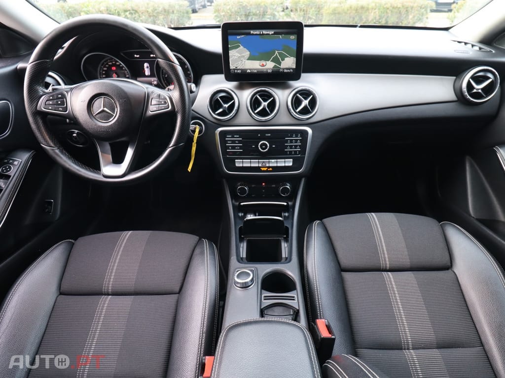 Mercedes-Benz CLA 180 d 7G-DCT Urban