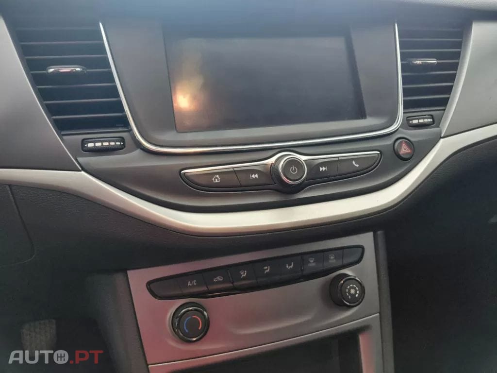 Opel Astra Sports Tourer 1.2 Turbo Business Edition