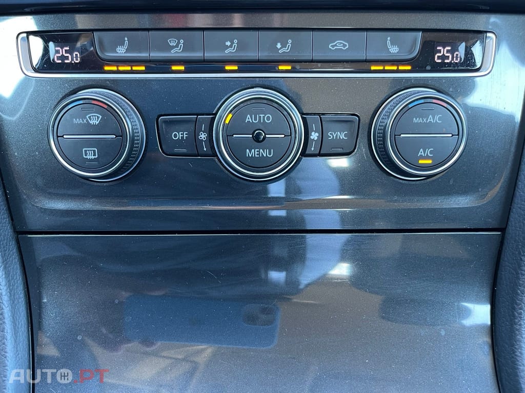 Volkswagen Golf 1.6 TDI R-Line DSG