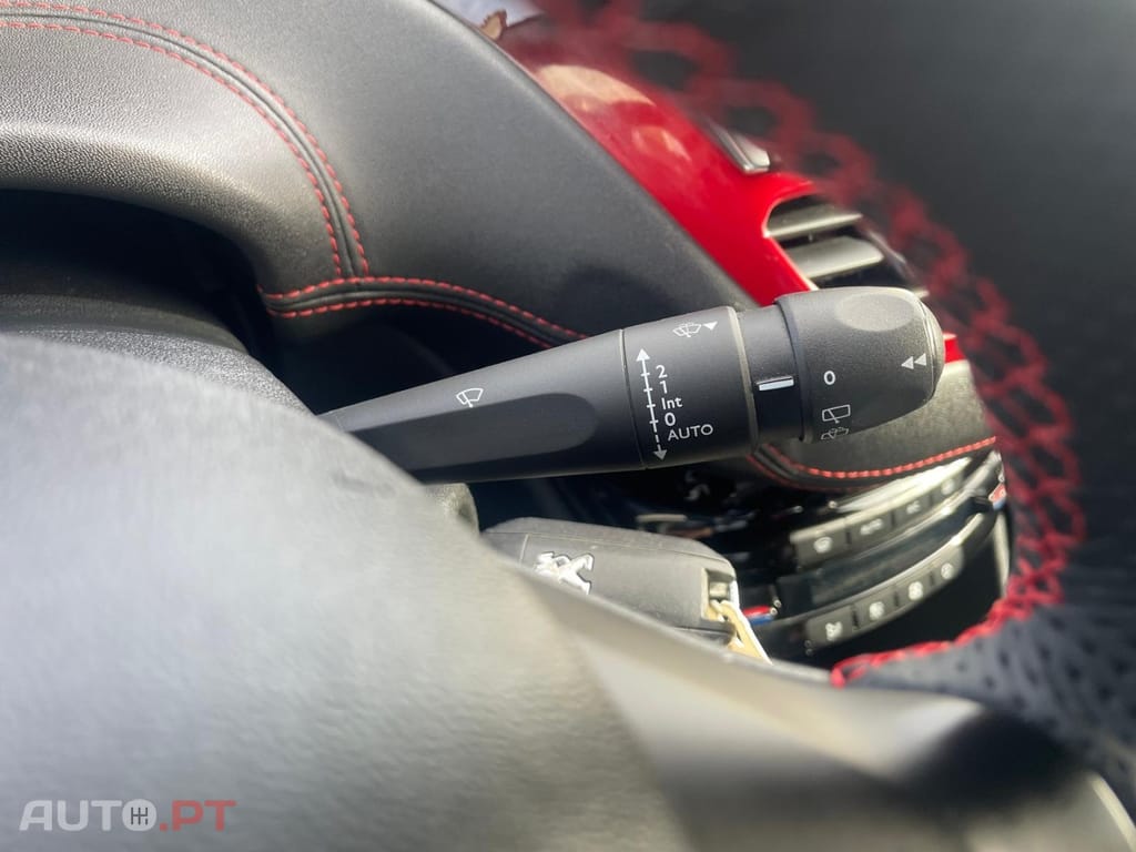 Peugeot 208 1.6 THP GTi