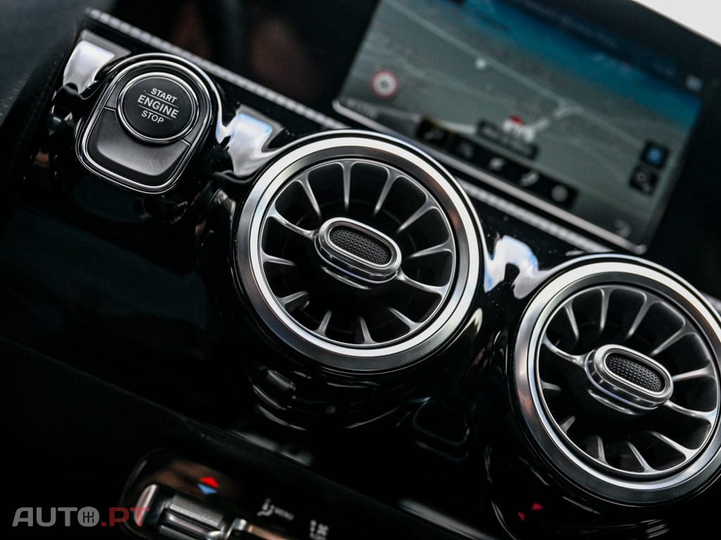 Mercedes-Benz CLA 250 e AMG Line