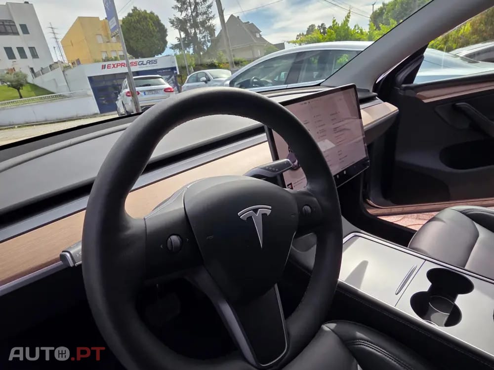 Tesla Model Y RWD