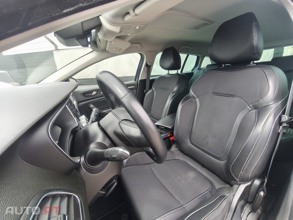 Renault Mégane Sport Tourer 1.5 Blue dCi Intens
