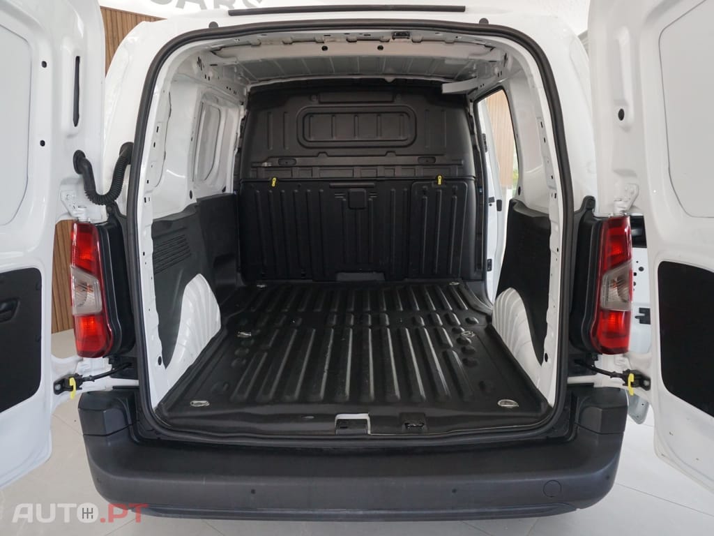 Peugeot Partner 1.5 BlueHDi Asphalt Standard