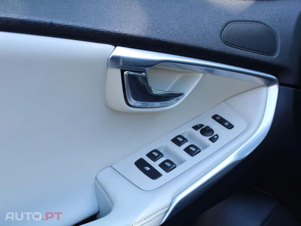Volvo V40 1.6 D2 Momentum Eco