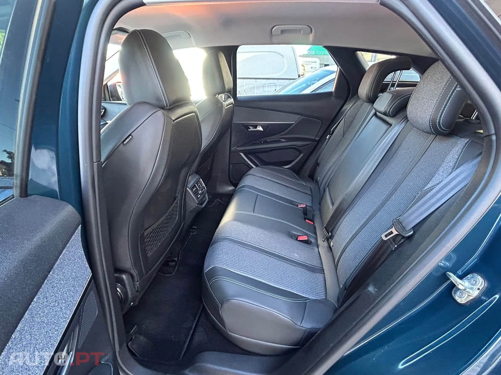 Peugeot 3008 1.6 Hybrid Allure e-EAT8