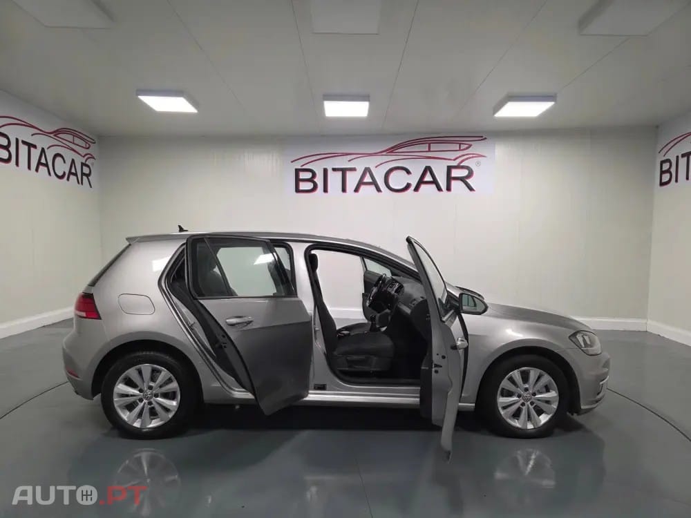Volkswagen Golf 1.6 TDI CONFORTLINE