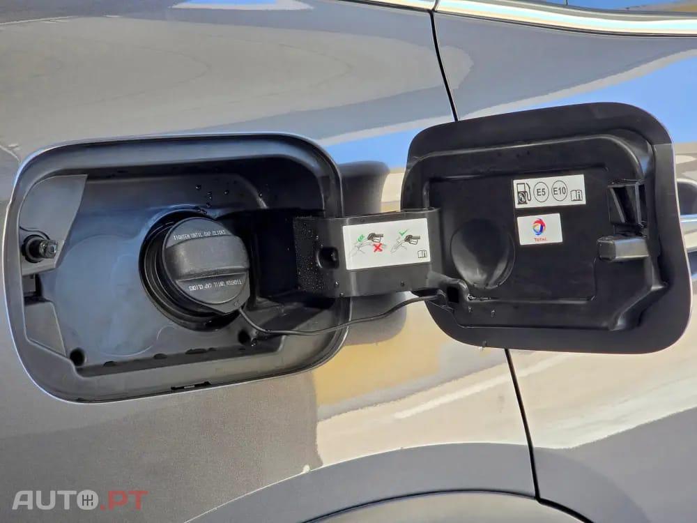 DS DS7 Crossback E-Tense Performance Line EAT8