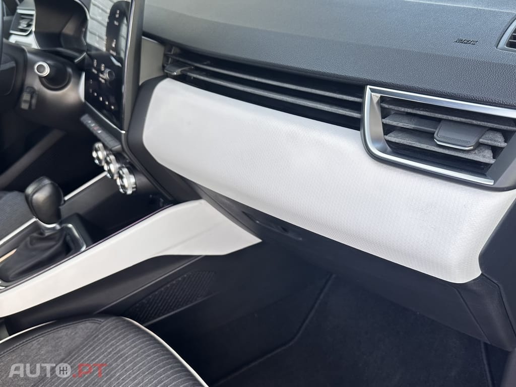 Renault Clio 1.6 E-Tech Exclusive