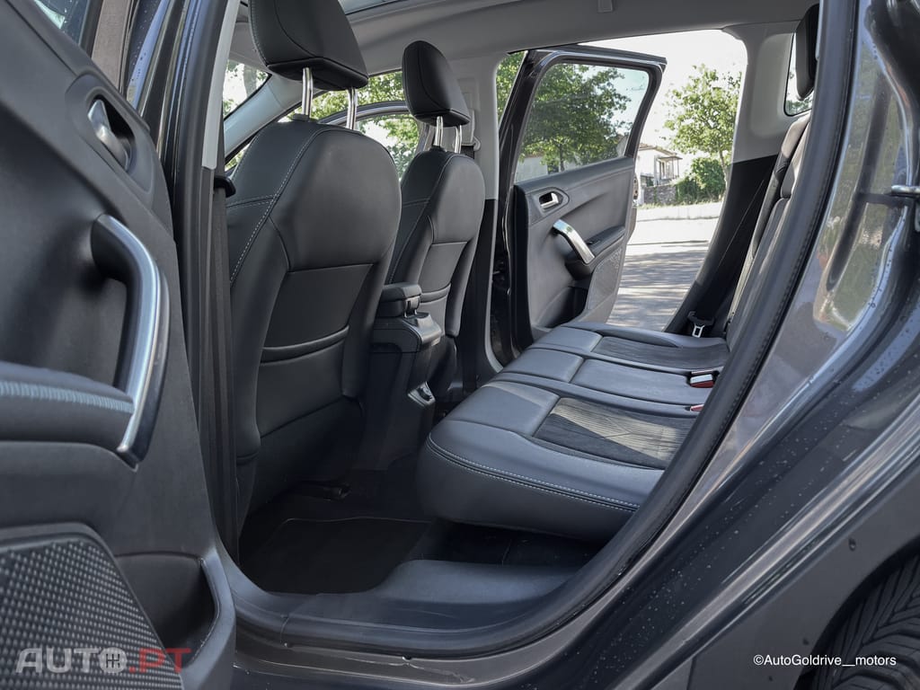 Peugeot 2008 PureTech 110 Stop&Start Crossway